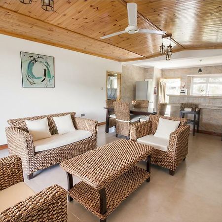 ויקטוריה Flora'S Self Catering Apartments מראה חיצוני תמונה