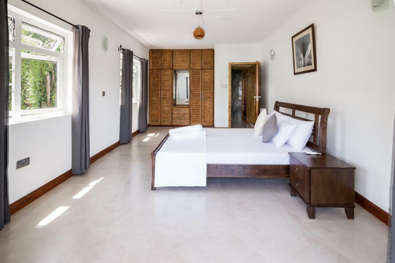 ויקטוריה Flora'S Self Catering Apartments מראה חיצוני תמונה