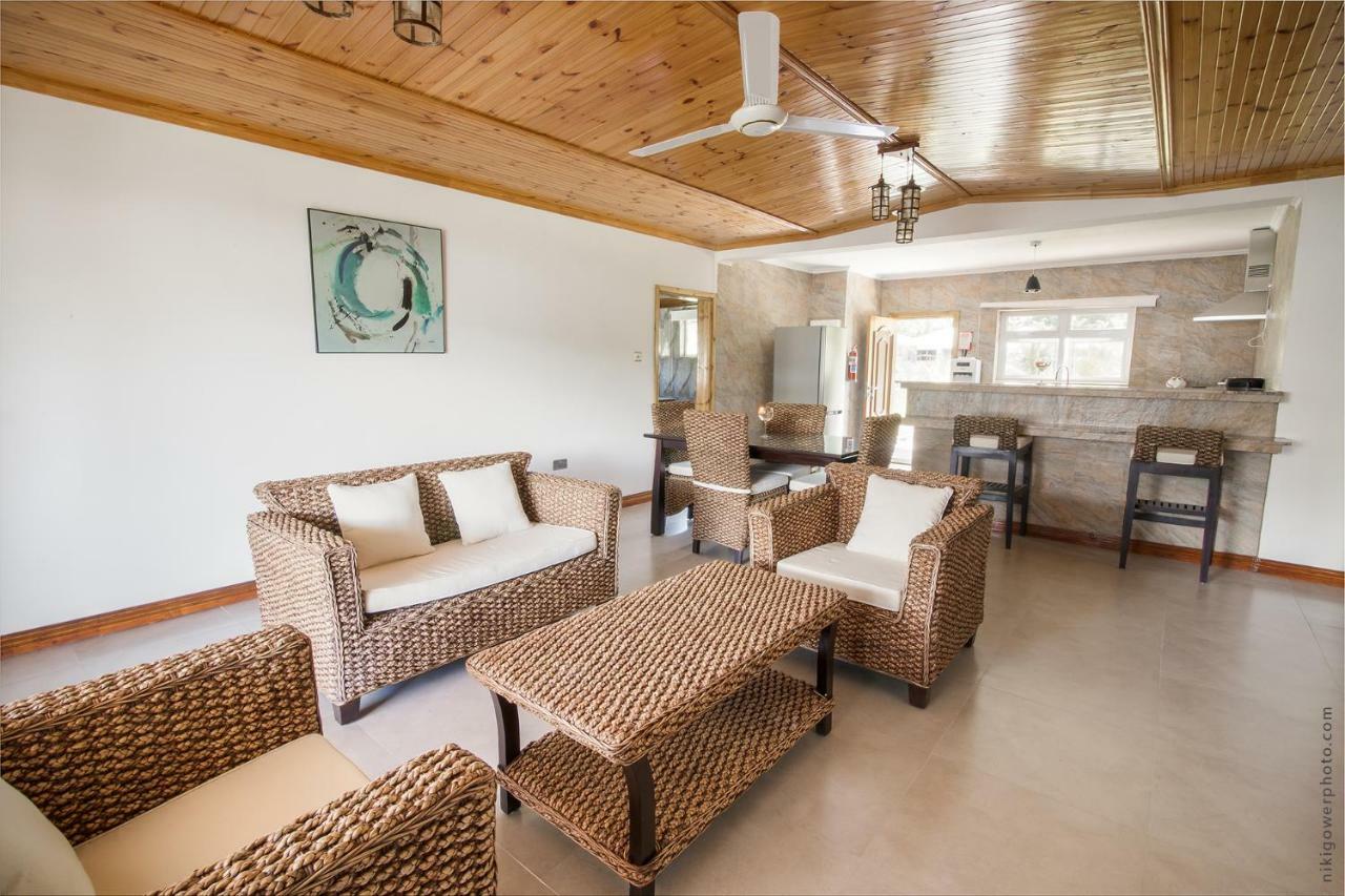 ויקטוריה Flora'S Self Catering Apartments מראה חיצוני תמונה