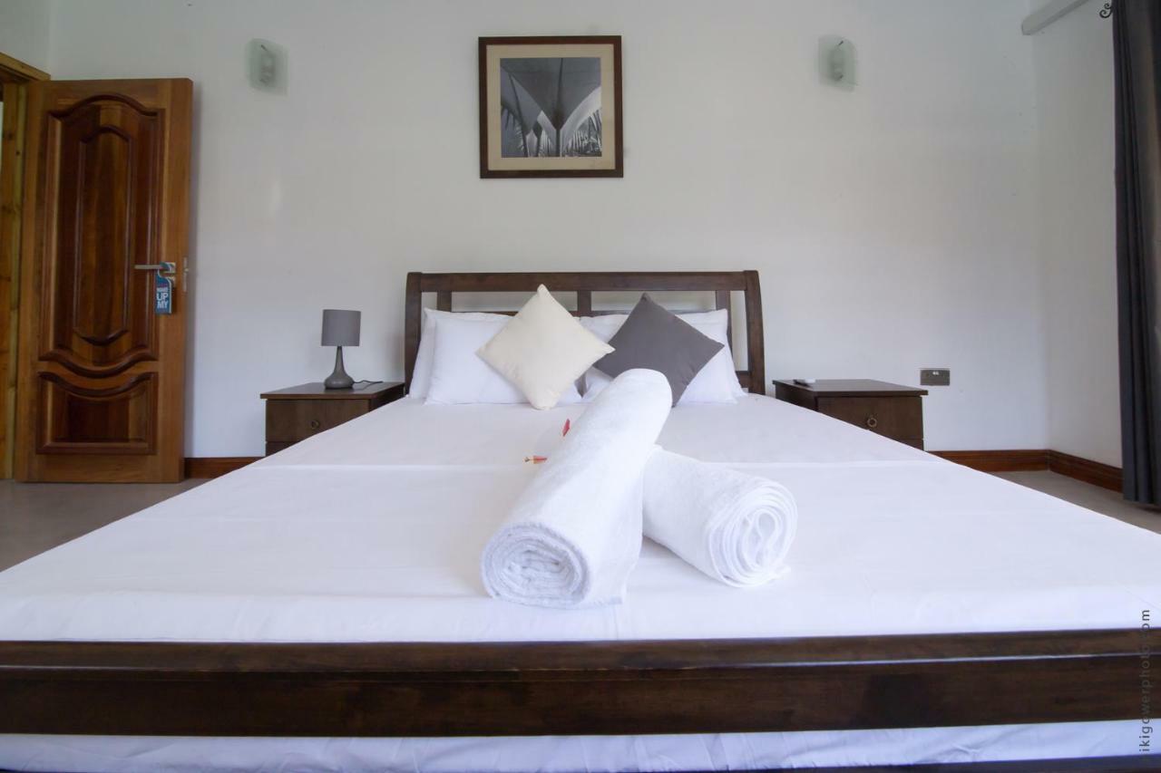 ויקטוריה Flora'S Self Catering Apartments מראה חיצוני תמונה